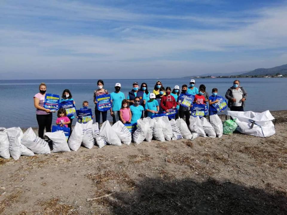 Δράσεις καθαρισμού στις παραλίες της Λέσβου από το Πανεπιστήμιο Αιγαίου