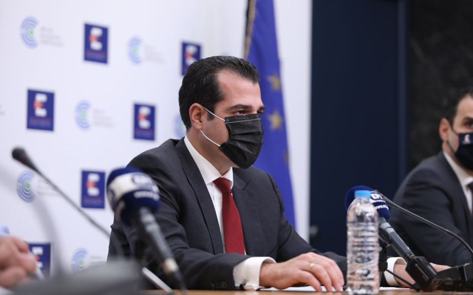 Νέα μέτρα : Μάσκα παντού από την Παρασκευή – Απαγορεύονται δημόσιες εκδηλώσεις
