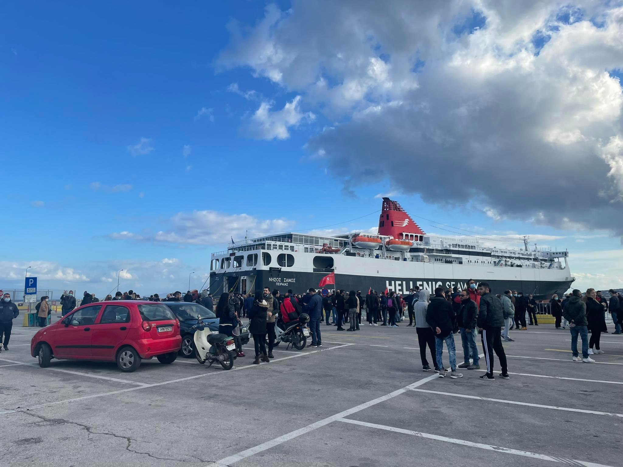Κινητοποίηση στο λιμάνι της Μυτιλήνης εν αναμονή του “Πελαγίτης” | «Δεν προβλέπεται να εκφορτωθούν μηχανήματα» αναφέρουν πηγές του Υπουργείου