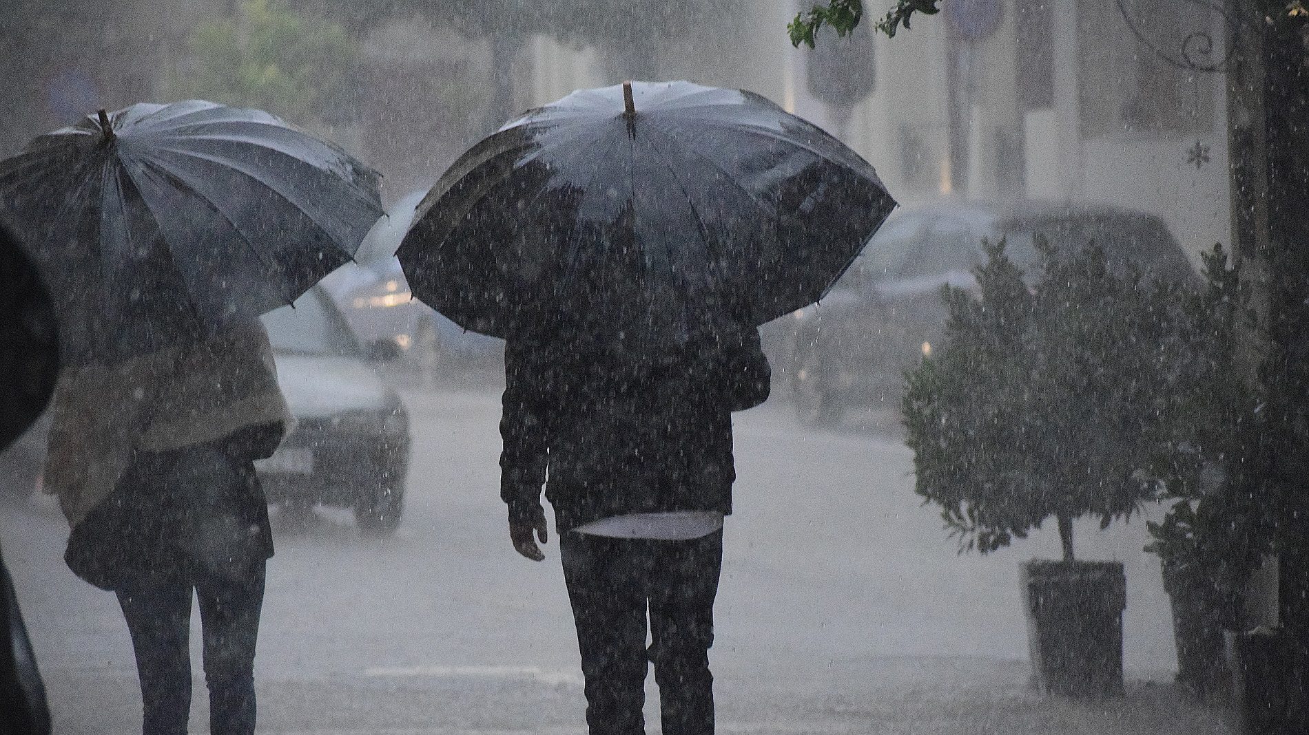 ΕΜΥ: Επιδείνωση του καιρού με βροχές και πτώση της θερμοκρασίας το Σάββατο