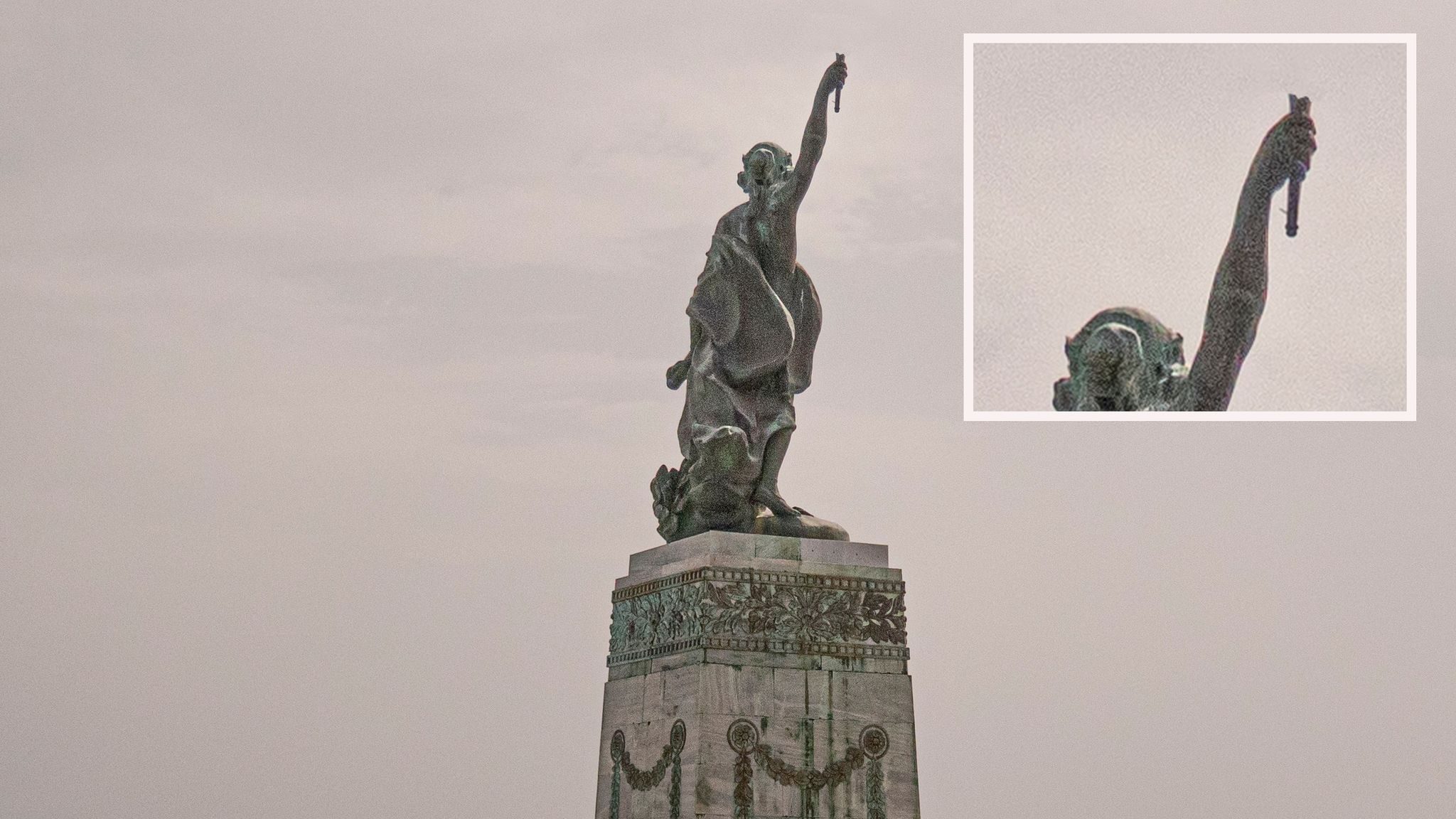 Οι θυελλώδεις νοτιάδες “έκοψαν” τον πυρσό από το Άγαλμα της Ελευθερίας