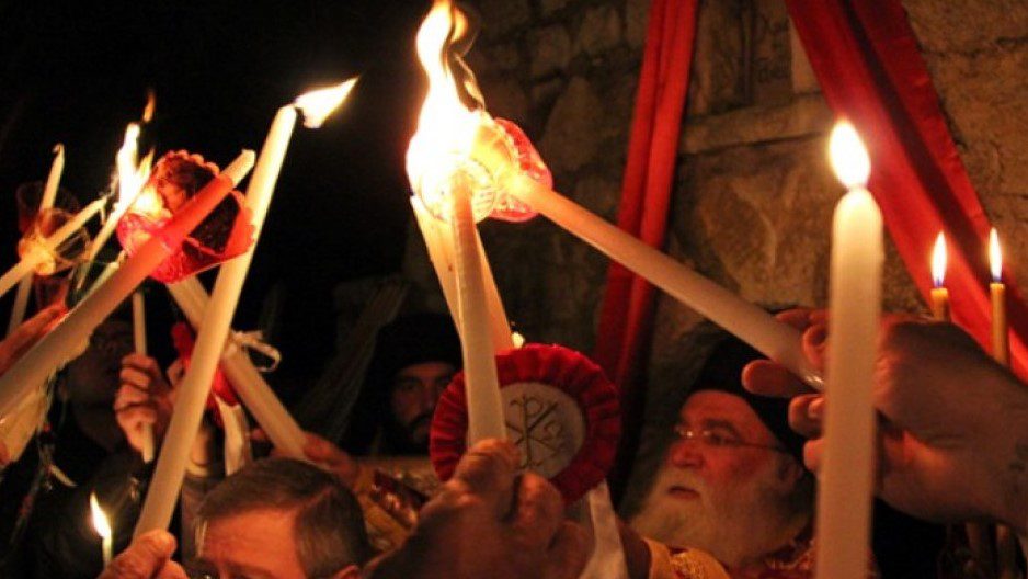 21:20 το Μεγάλο Σάββατο καταφθάνει το Άγιο Φως στη Μυτιλήνη