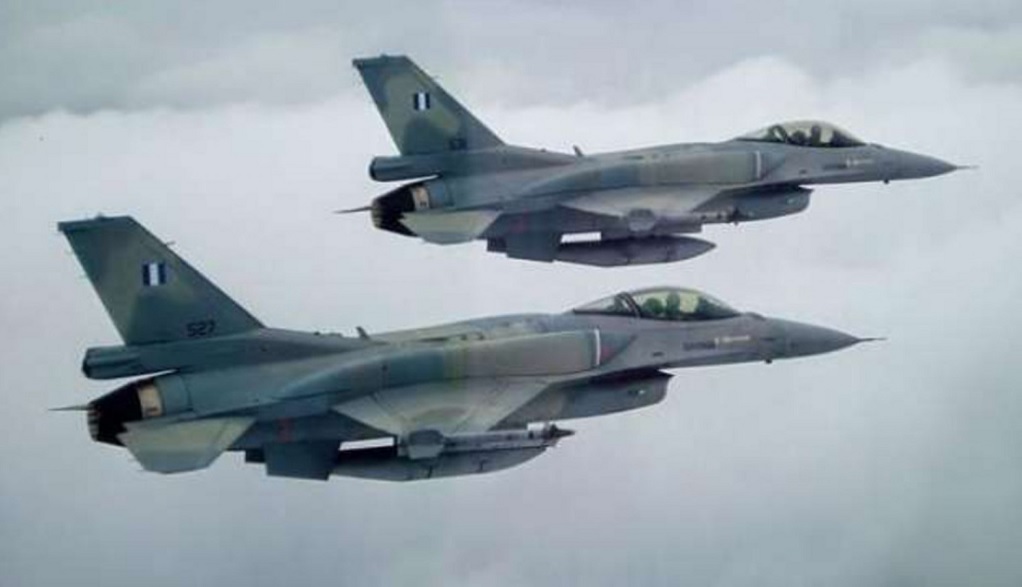 Πολεμικά αεροσκάφη F-16 πάνω από τη Μυτιλήνη στο πλαίσιο άσκησης