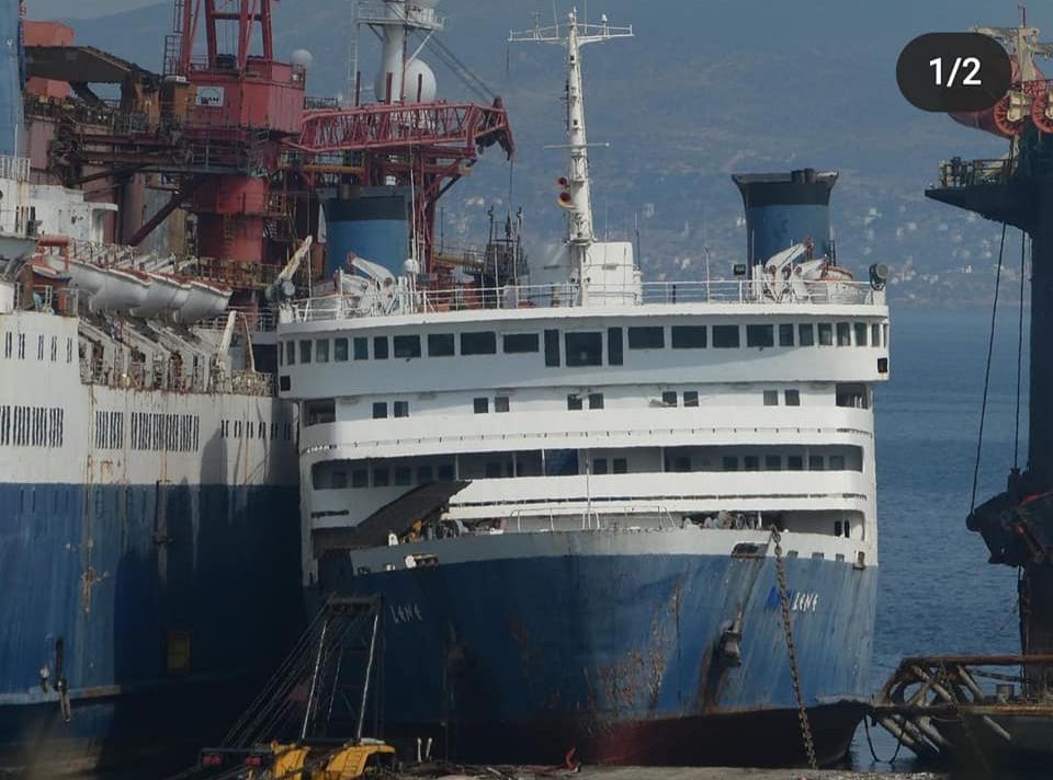 Δίπλα – δίπλα στα διαλυτήρια της Τουρκίας τα πλοία “Μυτιλήνη” και “Θεόφιλος”