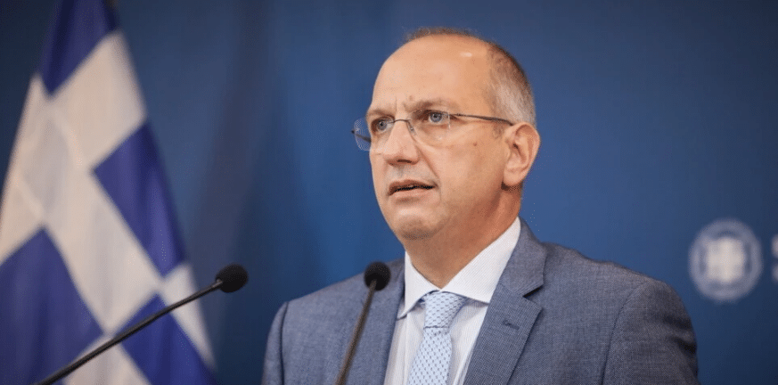 Δήλωση του Κυβερνητικού εκπροσώπου για την ομιλία Τσίπρα στη Λέσβο: «Όφειλε τουλάχιστον να ζητήσει συγνώμη»