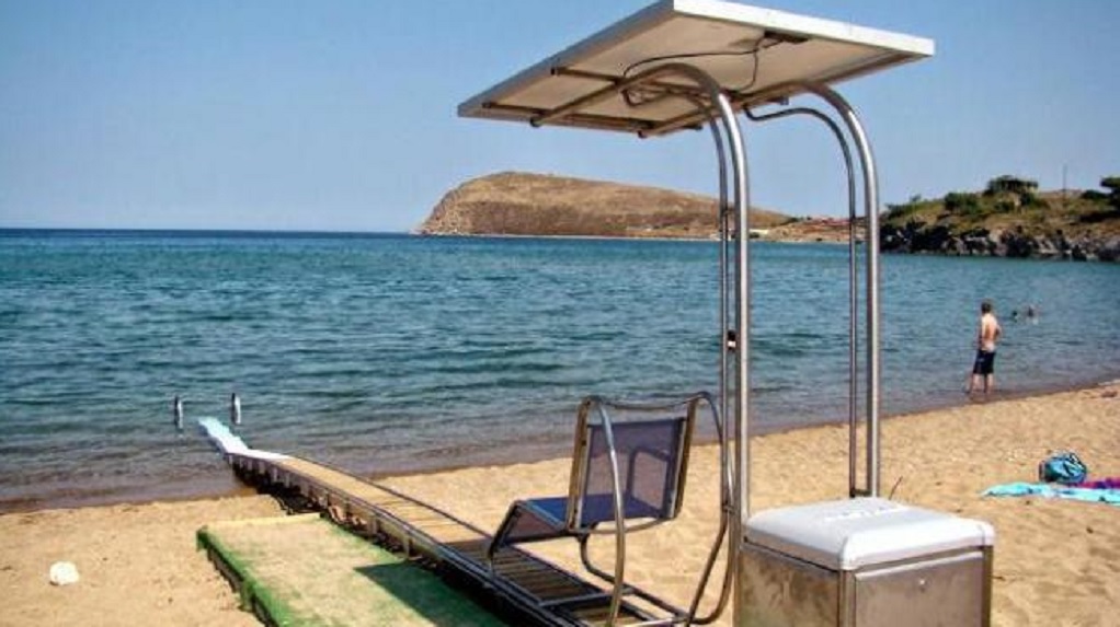 Seatrac σε παραλίες της Λήμνου – Για να απολαμβάνουν τη θάλασσα και τα Άτομα με Αναπηρία