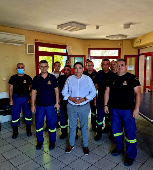 Επίσκεψη του Γιάννη Μπουρνού στην Πυροσβεστική Υπηρεσία Λέσβου