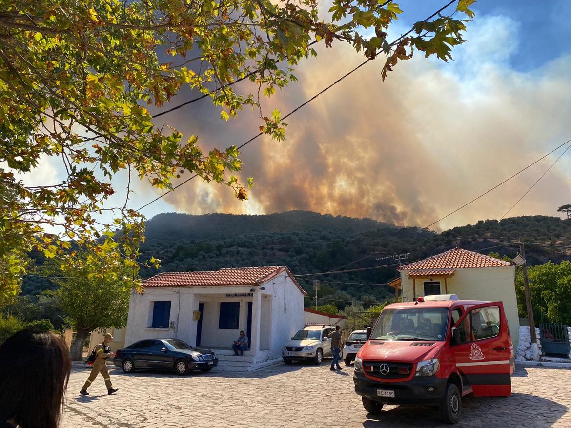 Η Κοινότητα Αλβανών Λέσβου στα μέτωπα της φωτιάς