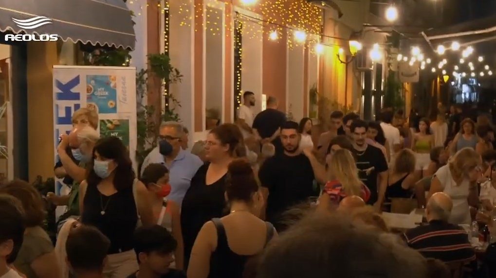 Πλημμύρισε από κόσμο η Κομνηνάκη στο Lesvos Food Fest
