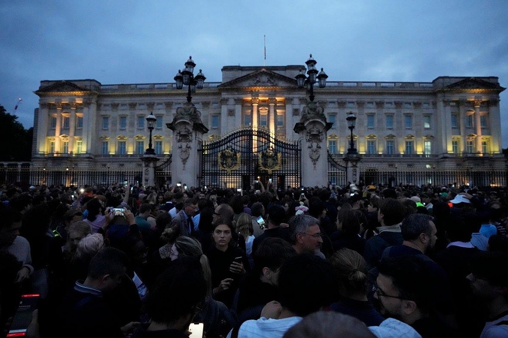Βαρύ πένθος στη Βρετανία για τον θάνατο της Βασίλισσας Ελισάβετ