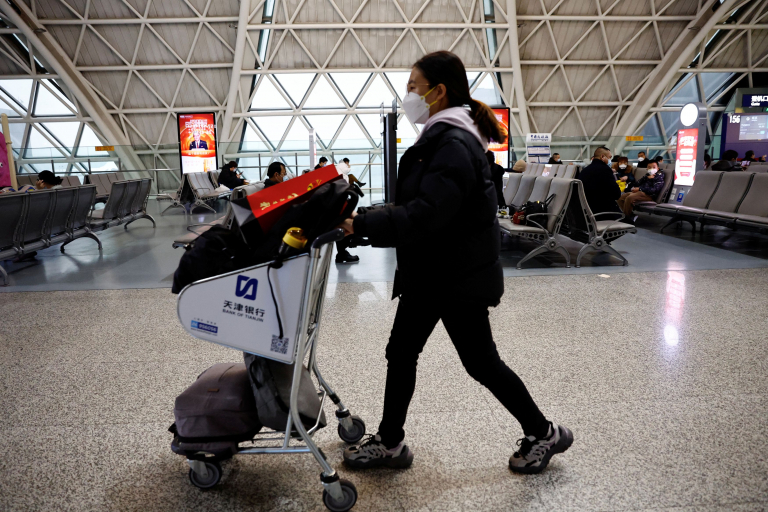 Σύσκεψη στο Μαξίμου για κορονοϊο: Μέτρα για τους ταξιδιώτες από Κίνα