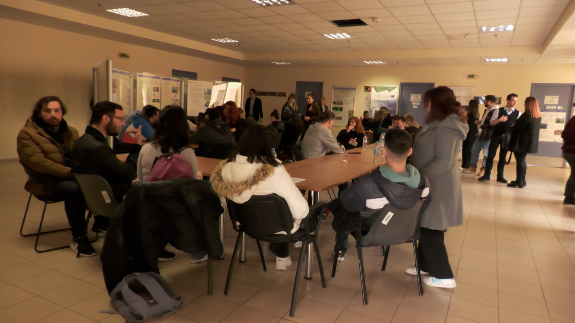 Συγκινητική προσέλευση από νέους στην εθελοντική αιμοδοσία για την τραγωδία στα Τέμπη
