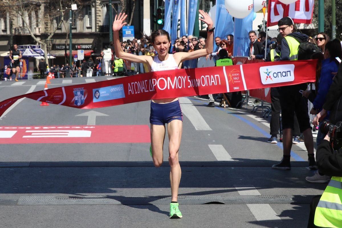 Η Μαρία Κάσσου πρώτη στον ημιμαραθώνιο Αθήνας – Αφιέρωσε τη νίκη στον Σταύρο Πατέστο