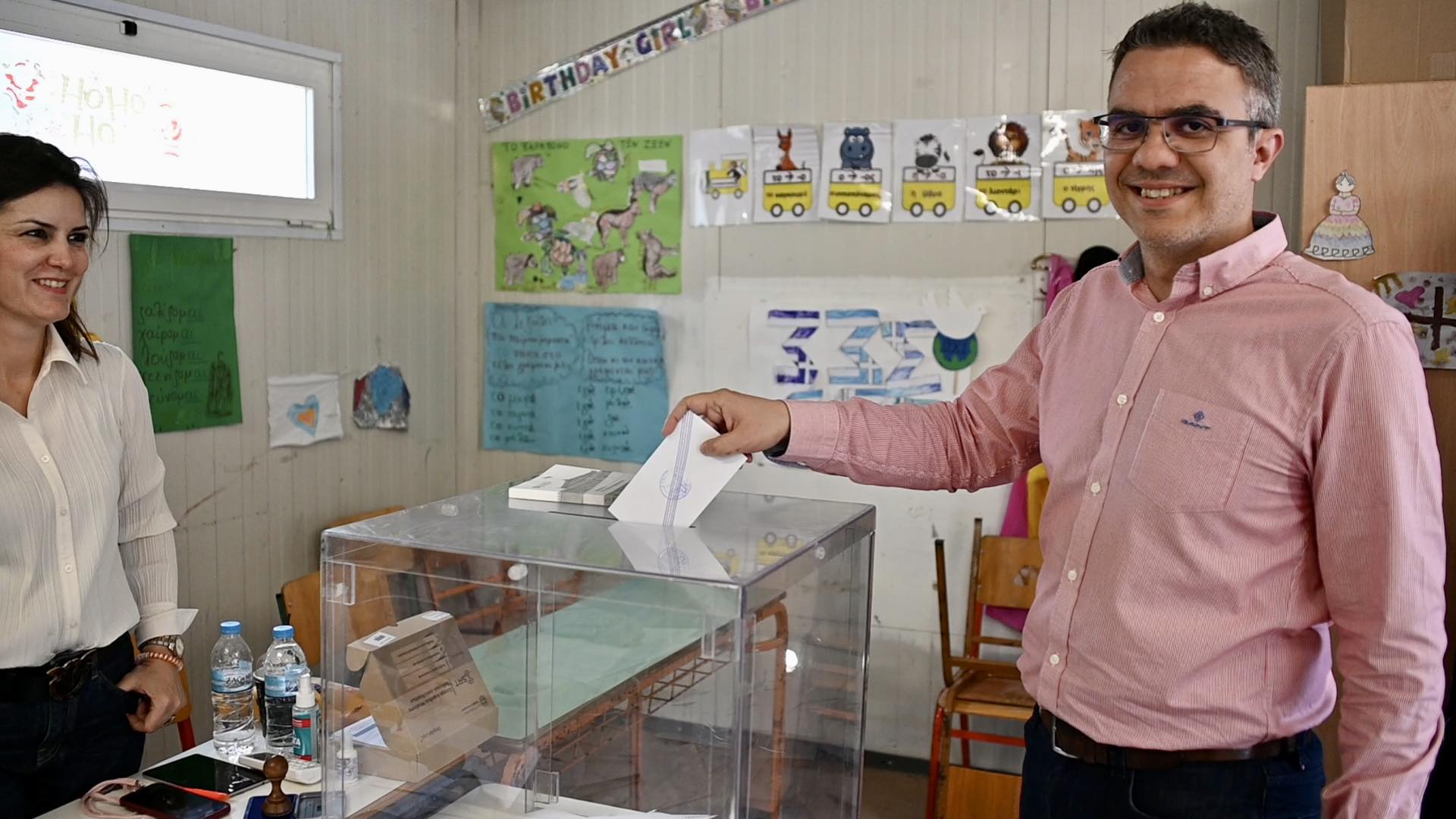 Ψήφισε στον Πολιχνίτο ο υποψήφιος βουλευτής Δημήτρης Μοιρασγεντής