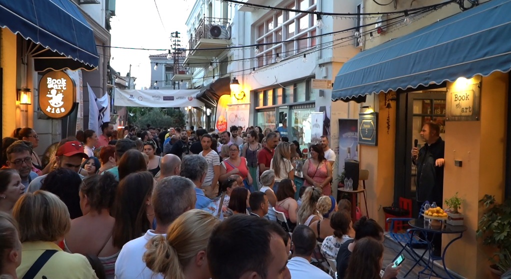 Ο πεζόδρομος της Κομνηνάκη έγινε μια αγκαλιά και υποδέχτηκε το 5ο Lesvos Food Fest