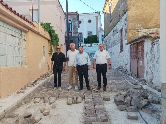 Ανακατασκευή του λιθόστρωτου στον κεντρικό δρόμο των Παμφίλων από τον Δήμο Μυτιλήνης