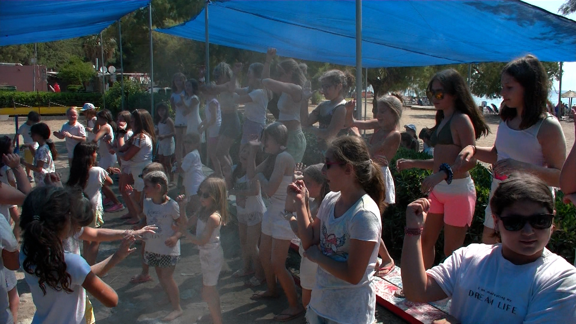 Κέφι χορός και διασκέδαση στο Oxygen Summer Camp στην Πλαζ Τσαμάκια
