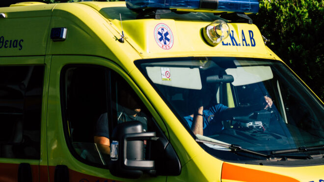 «Καραμπόλα» με τρία αυτοκίνητα στο δρόμο Μυτιλήνης – Κρατήγου – Μια γυναίκα ελαφρά τραυματισμένη