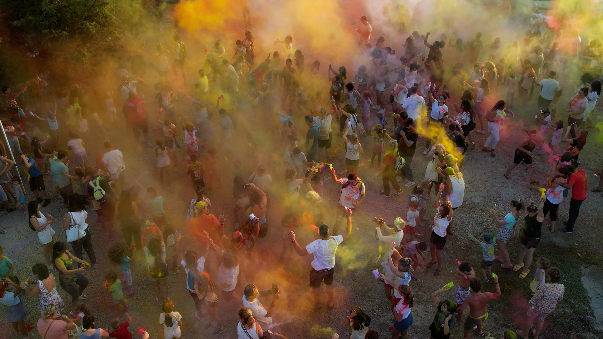 Φεστιβάλ Χρωμάτων με κέφι και χορό στη Νεάπολη