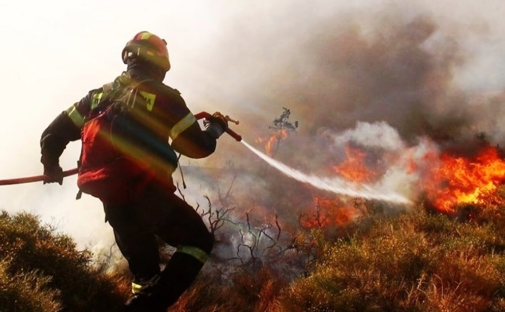 Υψηλός κίνδυνος πυρκαγιάς για τις επόμενες μέρες στο Βόρειο Αιγαίο λόγω ισχυρών ανέμων