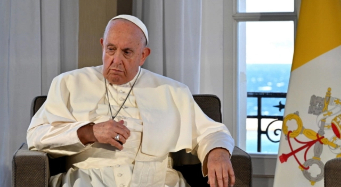 Πάπας Φραγκίσκος: Το χριστουγεννιάτικο μήνυμά του – «Ικετεύω να επιτευχθεί ειρήνη»
