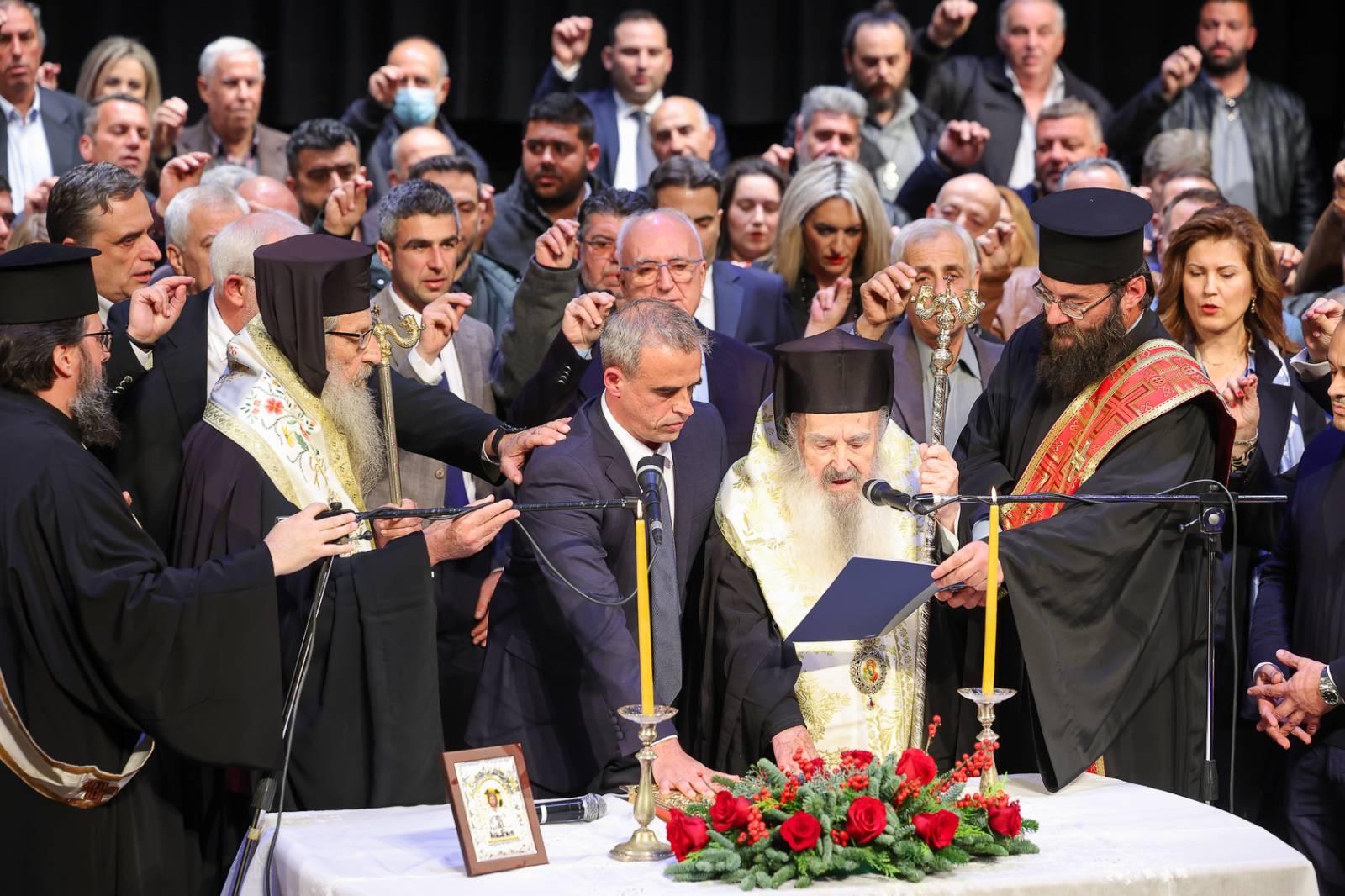 Ορκίσθηκε ο νέος Δήμαρχος Μυτιλήνης και το Δημοτικό συμβούλιο: «Από 2 Ιανουαρίου πιάνουμε δουλειά»