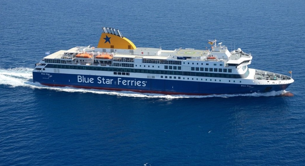 Κόπηκε ο κάβος του «Blue Star Delos» στη Μυτιλήνη