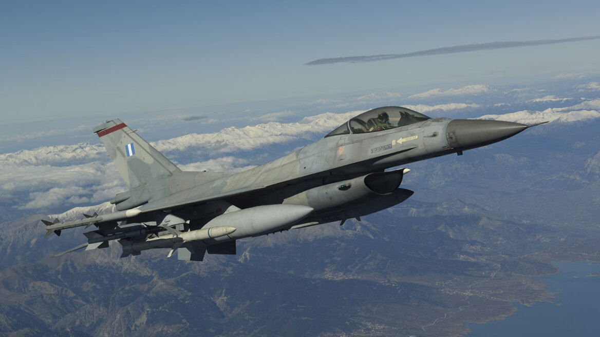 Δυο ελληνικά F-16 πέταξαν πάνω από τη Λέσβο το πρωί της Δευτέρας