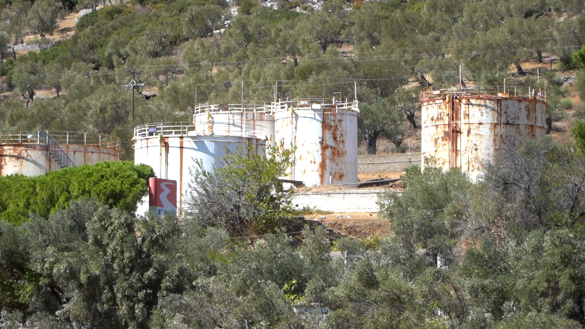 Απομακρύνονται μέχρι τέλος του έτους οι παλιές δεξαμενές Μαμιδάκη