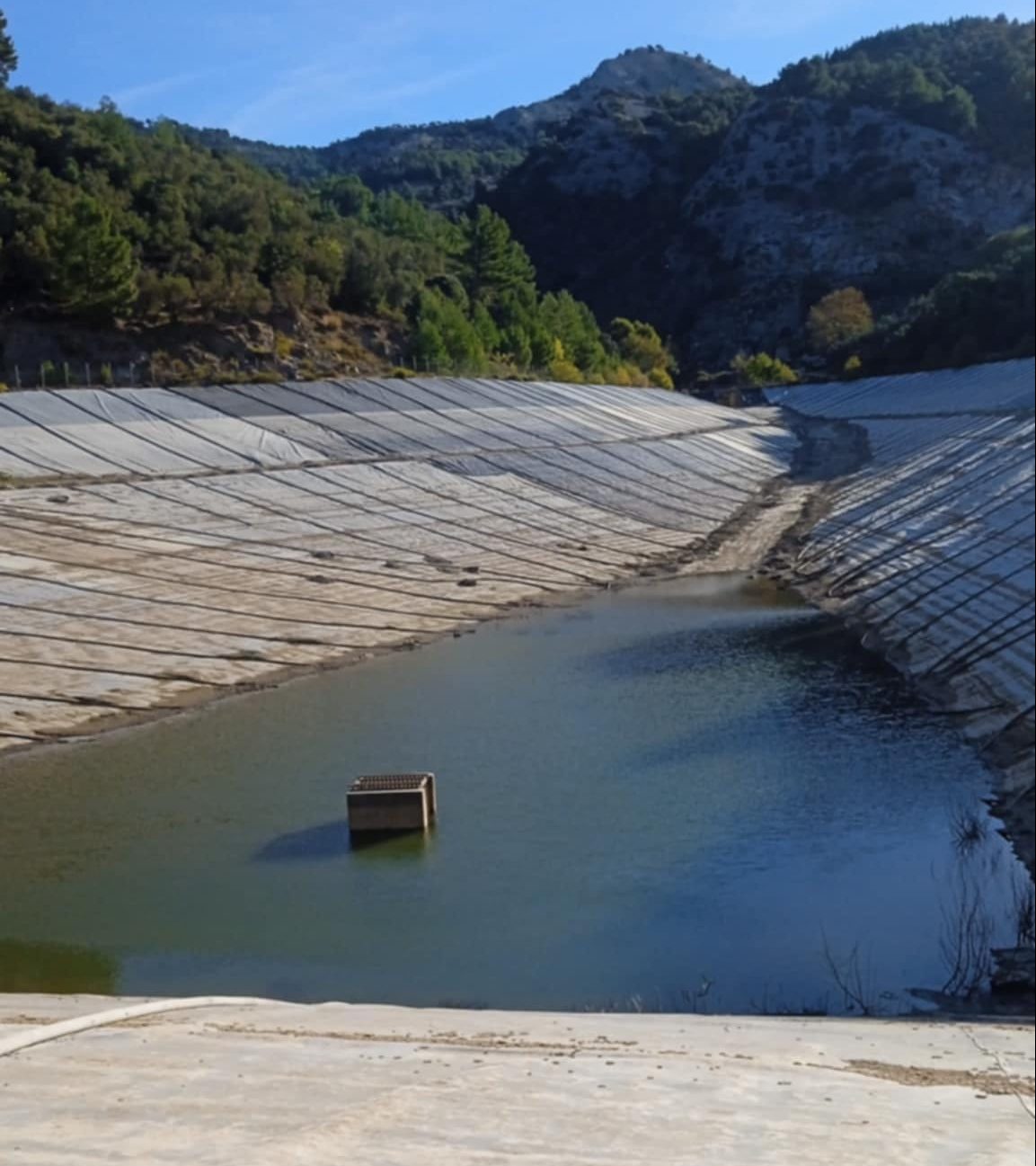 «Στέρεψε» το φράγμα Σεδούντα  λόγω της ανομβρίας – Προβλήματα στην υδροδότηση στο Πλωμάρι μέχρι …τα πρωτοβρόχια