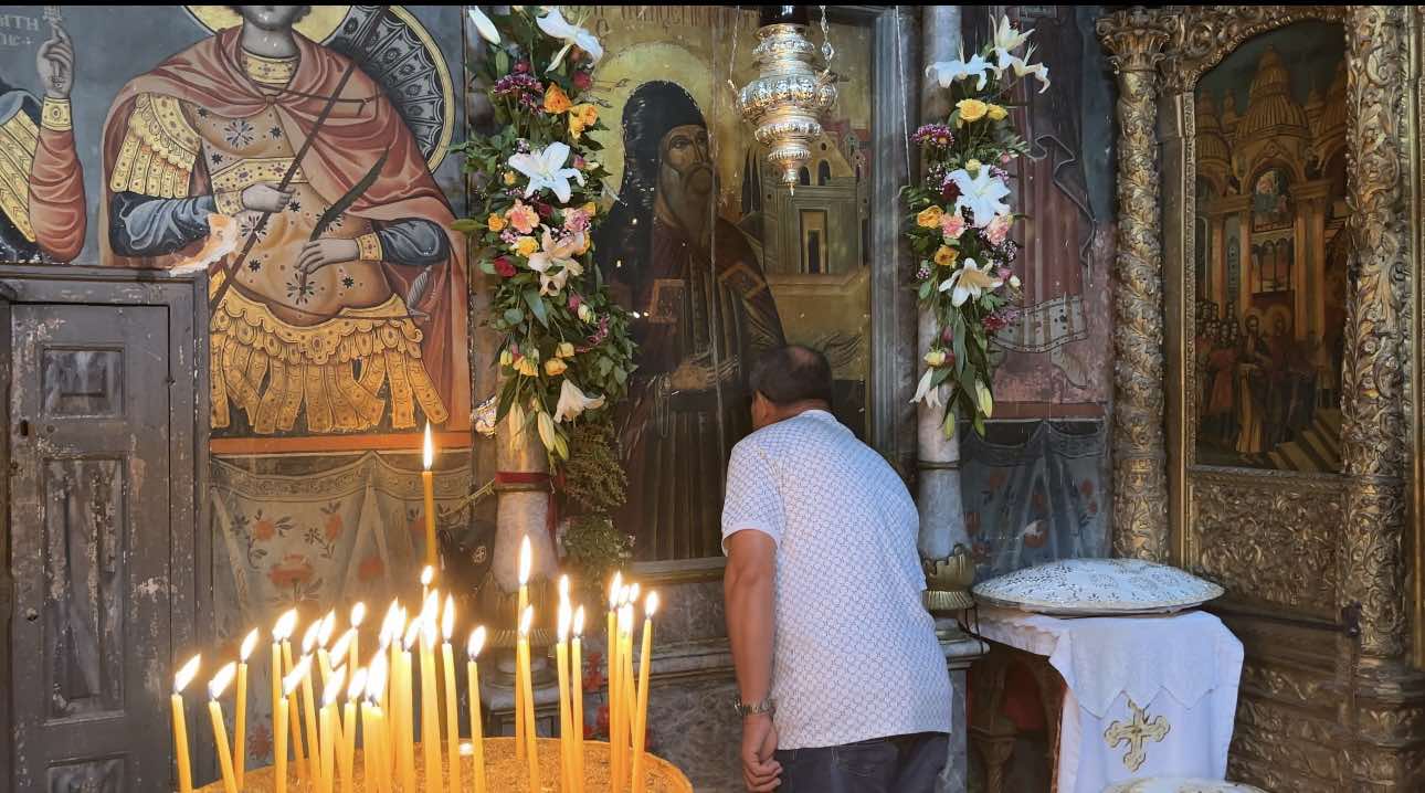 Κοσμοσυρροή στη Μονή Λειμώνος για τον εορτασμό του Αγ. Ιγνατίου